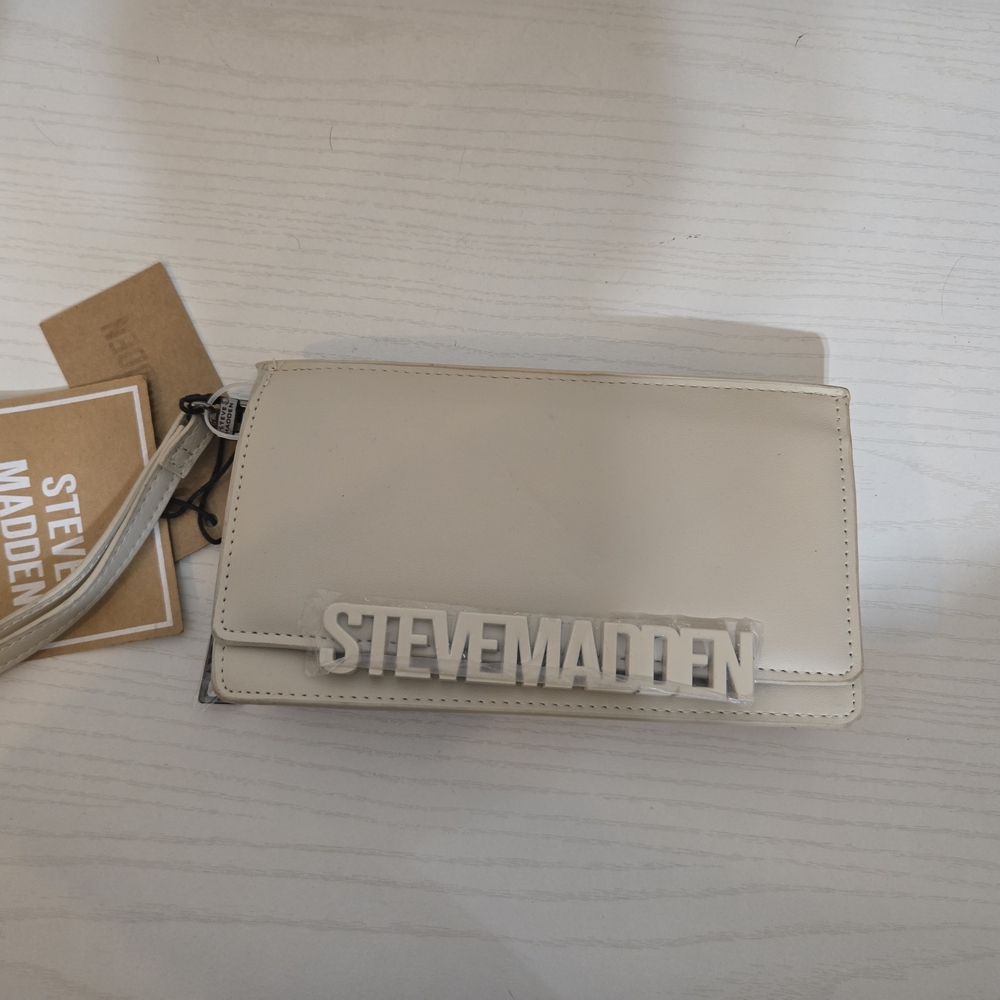 Steve Madden Ivory Wristlet Clutch